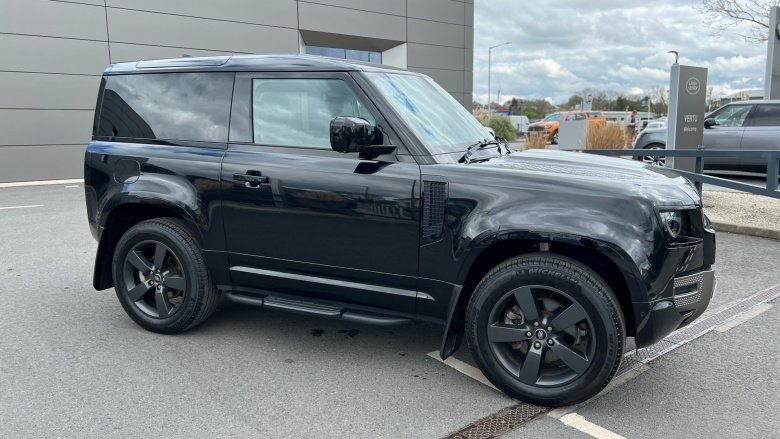 Land Rover Defender 2.0 P300 X-Dynamic SE 90 3dr Auto Petrol Estate